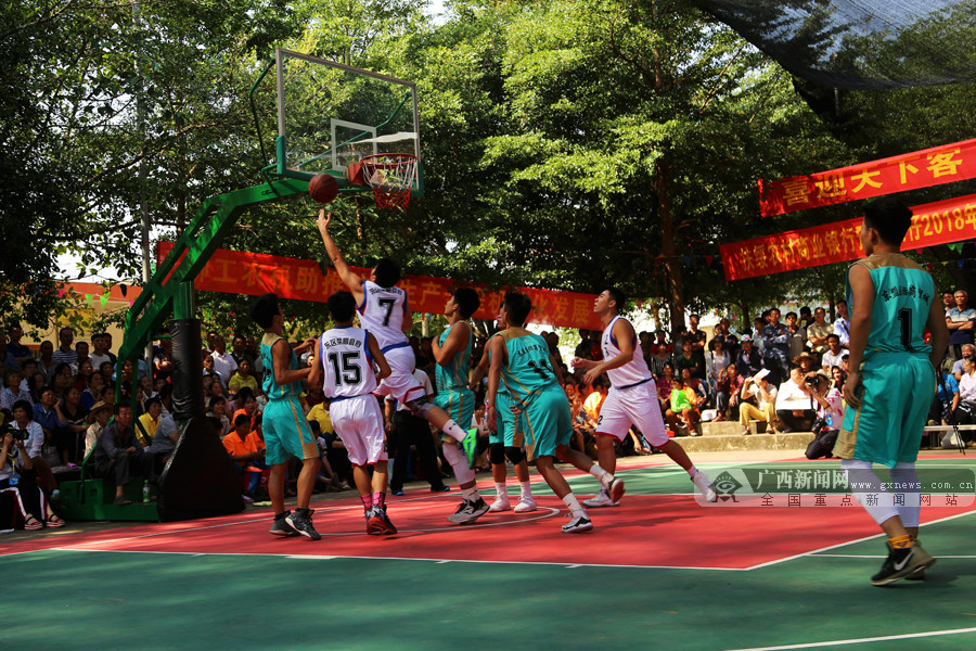 米切尔在比 米切尔在比